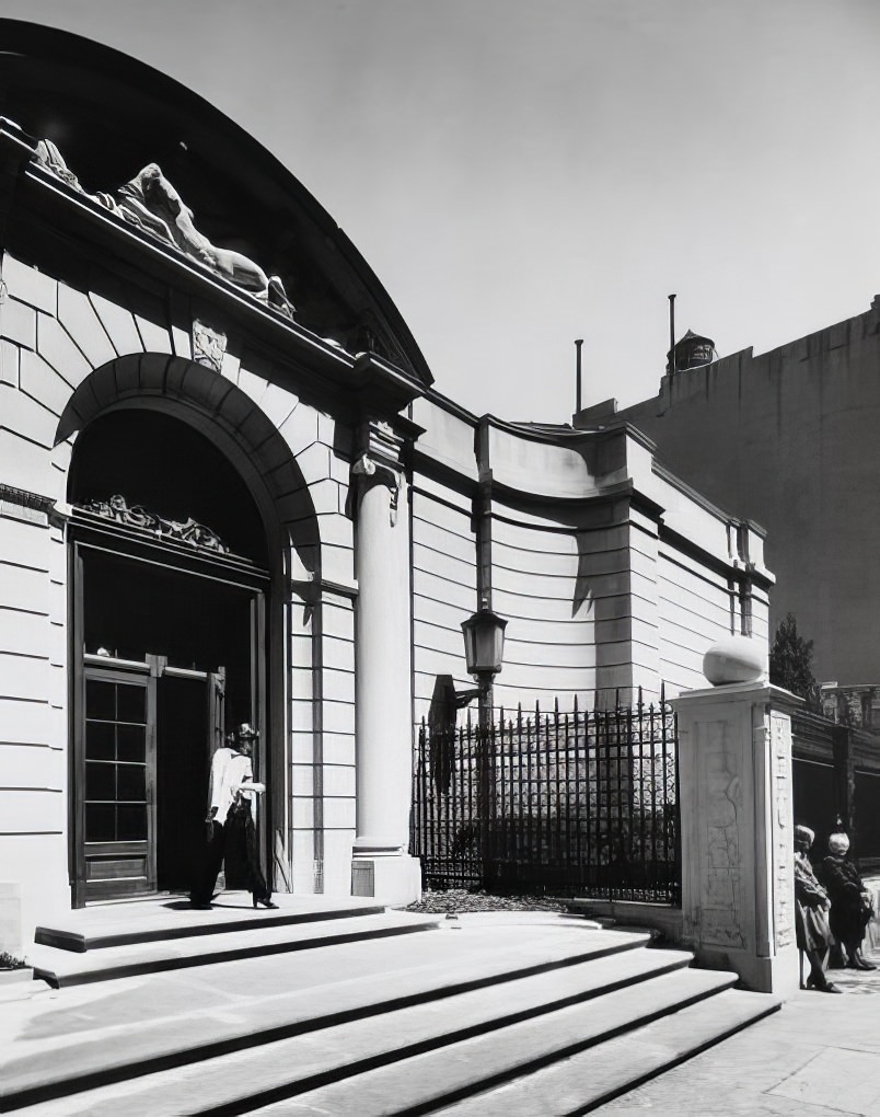 East 70th Street entrance to the Frick Collection, 1975.