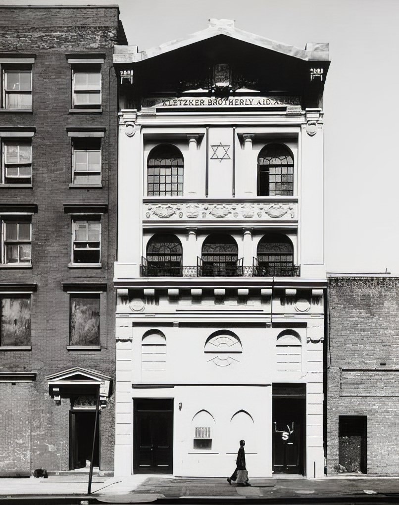 Kletzker Brotherly Aid Association building at 5 Ludlow Street, 1978.