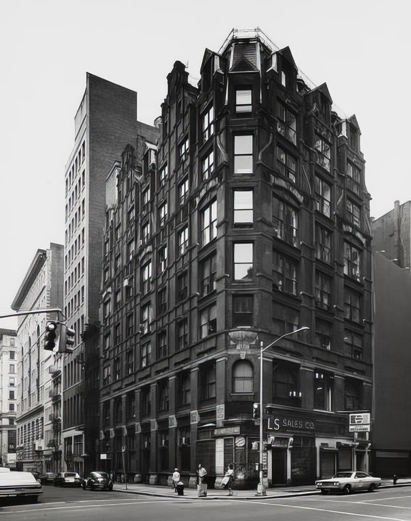 889-891 Broadway, 1973