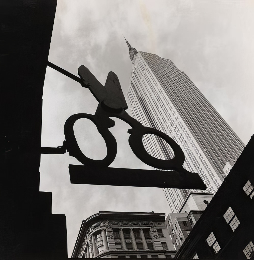 Empire State Building, looking up, 1973