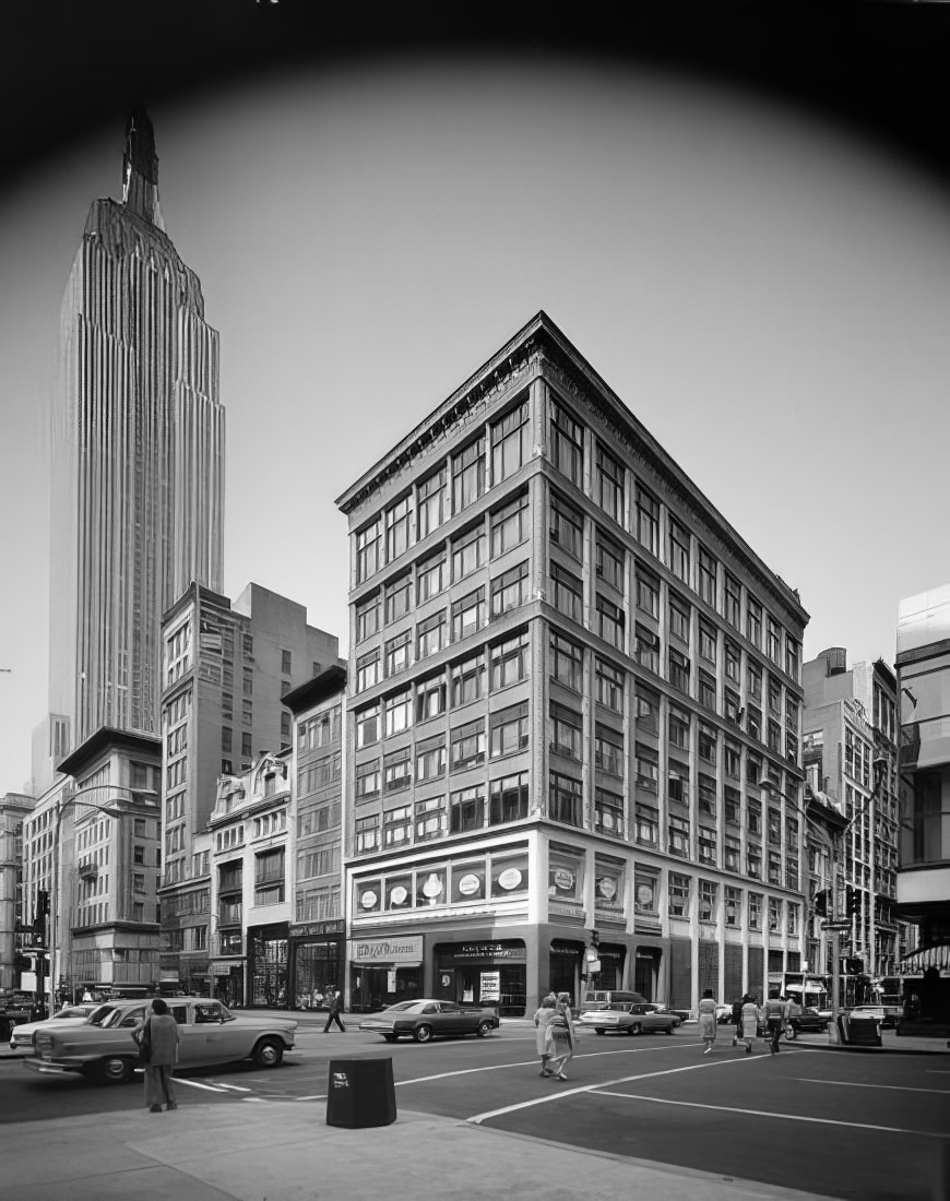 Stewart & Company Building at 402-404 Fifth Avenue, 1977.