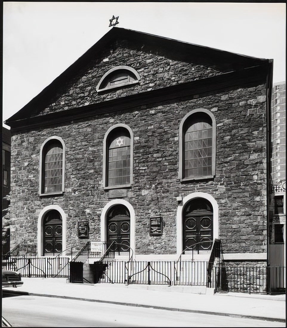 Bialystoker Synagogue, 7-13 Bialystoker Place/Willett Street, 1977