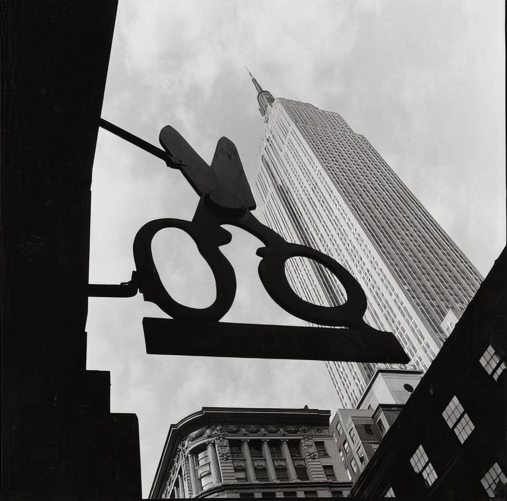 Empire State Building, looking up, 1973