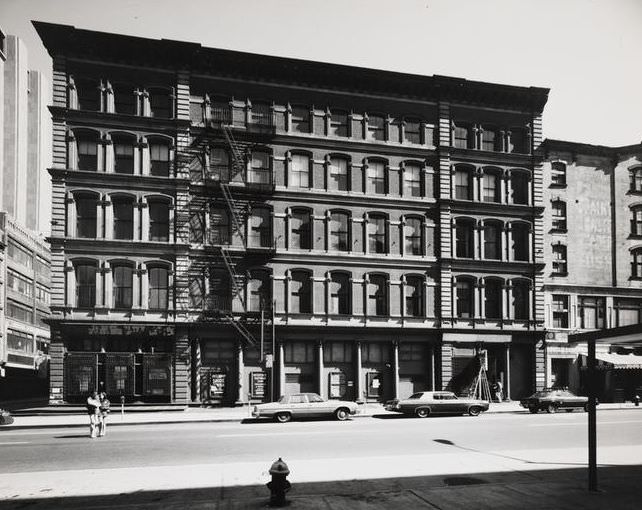 West Broadway between Duane and Reade Streets, east side, 1975