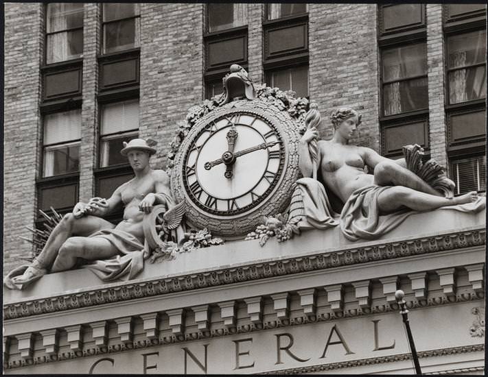 Helmsley Building clock and sculpture detail, 230 Park Avenue, 1971