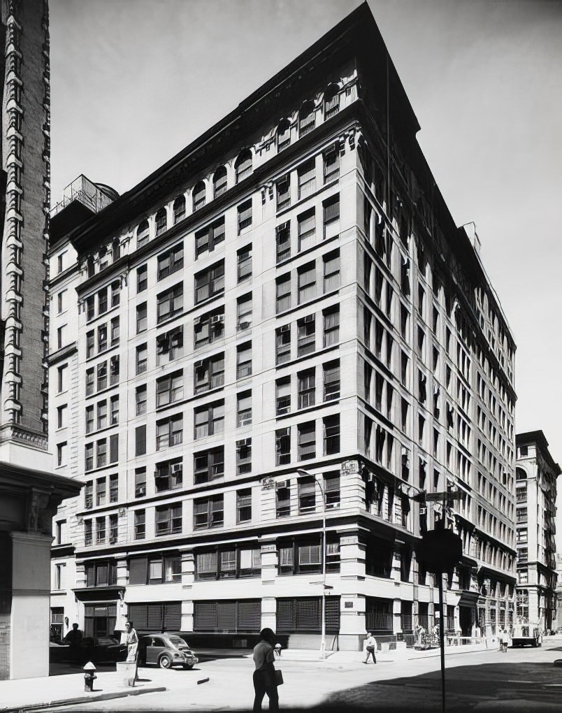 Brown Building, 1975