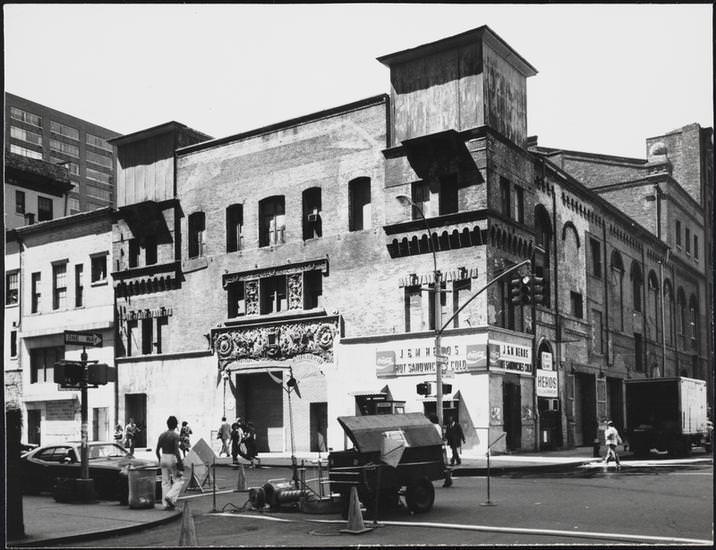 118-120 East 15th Street, 1977