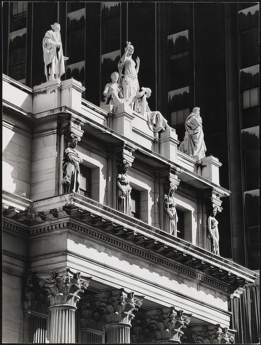 Detail of the Madison Avenue façade of the Appellate Division, New York State Supreme Court, 35 East 25th Street, 1973