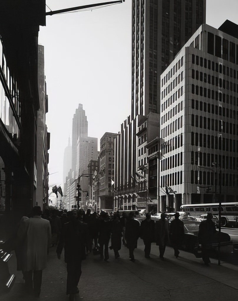 Fifth Avenue in front of Charles Scribner's Sons, 597 Fifth Avenue, 1973