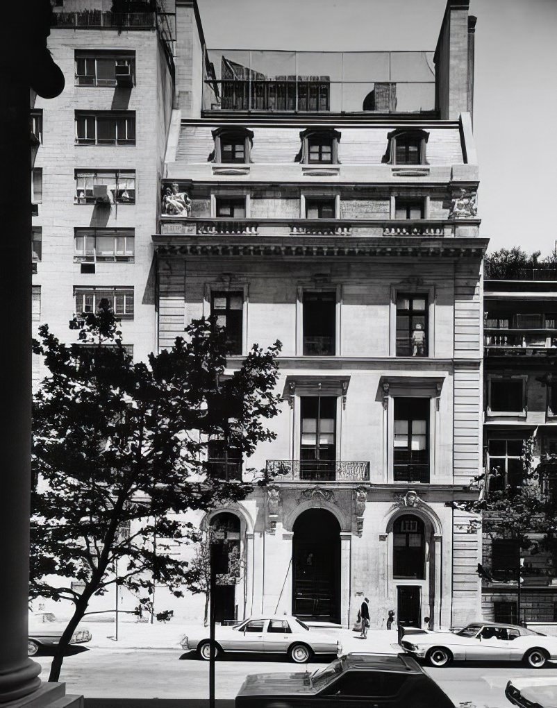 9 East 71st Street, 1977