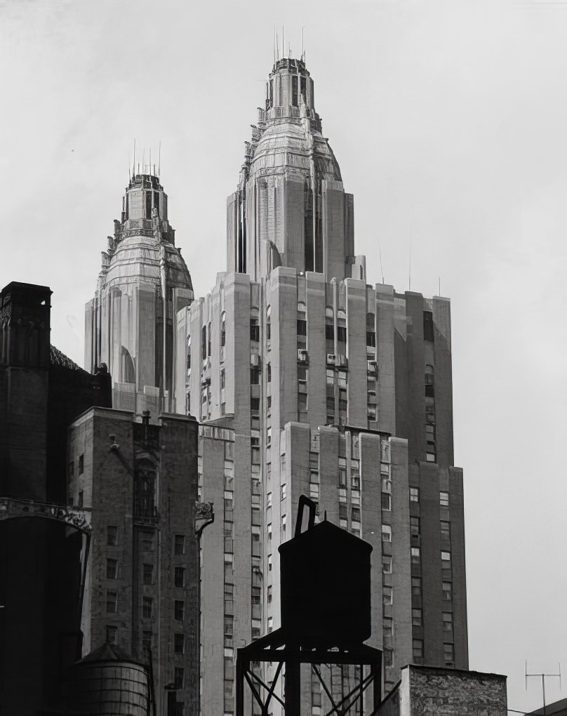 Northwest toward the Waldorf-Astoria Hotel towers, 301 Park Avenue, 1973