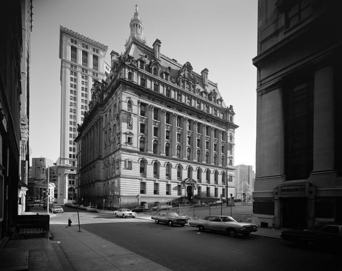 The northern facade of the Surrogate's Court at 31 Chambers Street, 1973.