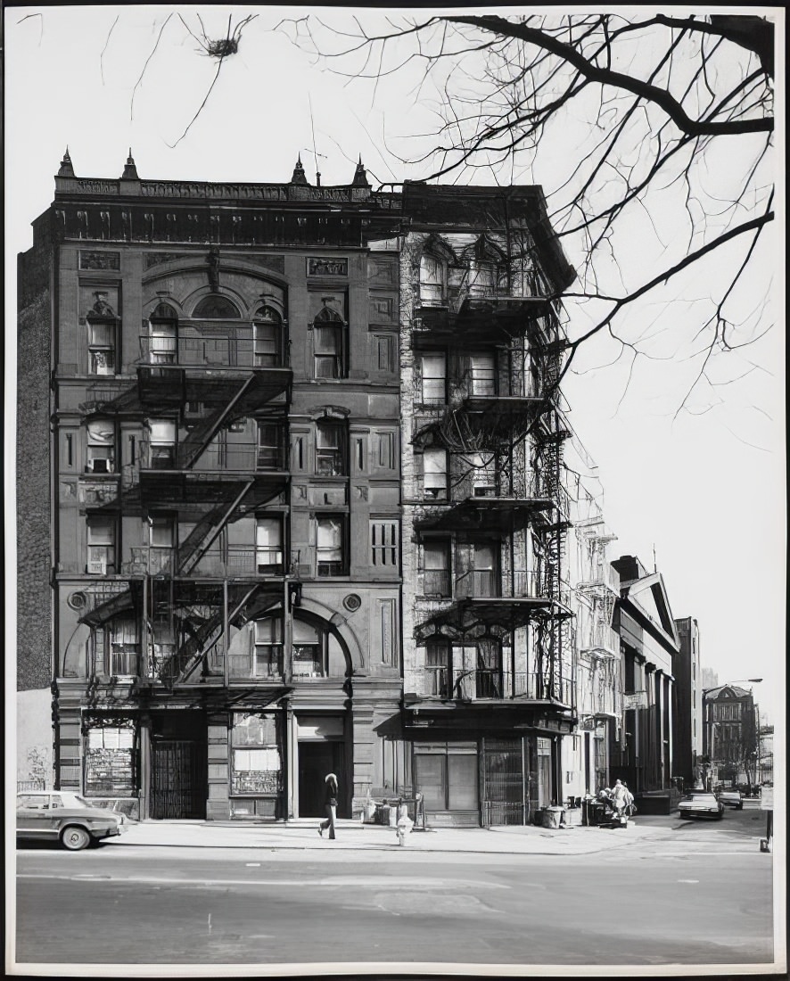 47 St. James Place, 1975