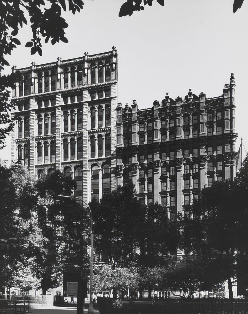 Pace University (originally the New York Times Building) at 41 Park Row and Potter Building at 38 Park Row, 1971