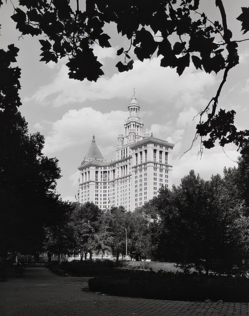 City Hall Park and the Municipal Building, 1971