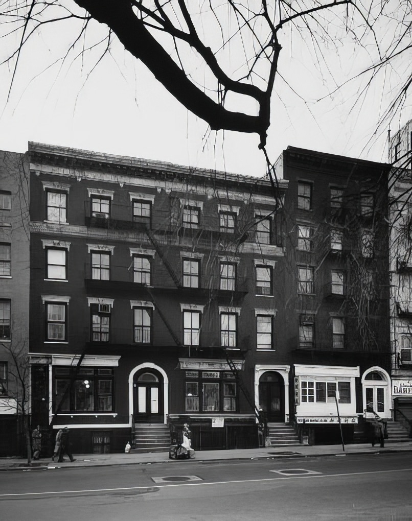 Westlake Noodle Company and East Broadway Kosher Bakery, 1971