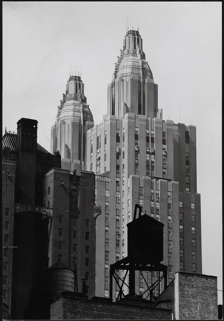 Northwest toward the Waldorf-Astoria Hotel towers, 301 Park Avenue, 1975