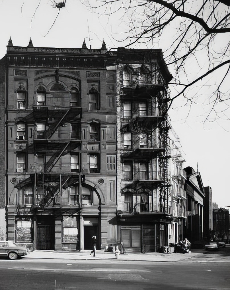 47 St. James Place, 1975