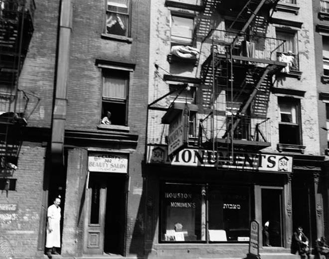 304 Houston Street, 1935.