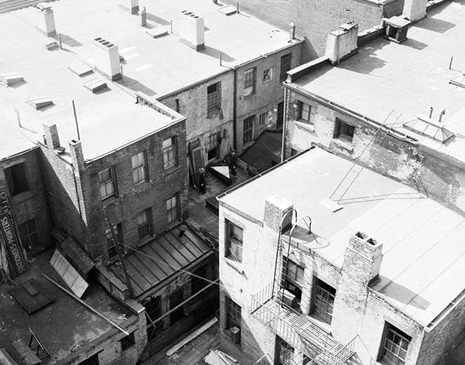 Roofs and building rears, 1935.