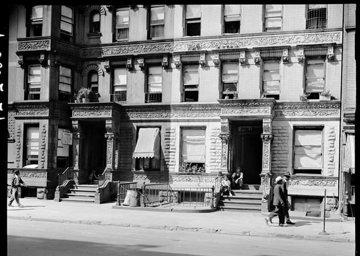 Harlem, 133rd Street between Lenox and Fifth Avenues, 1939.