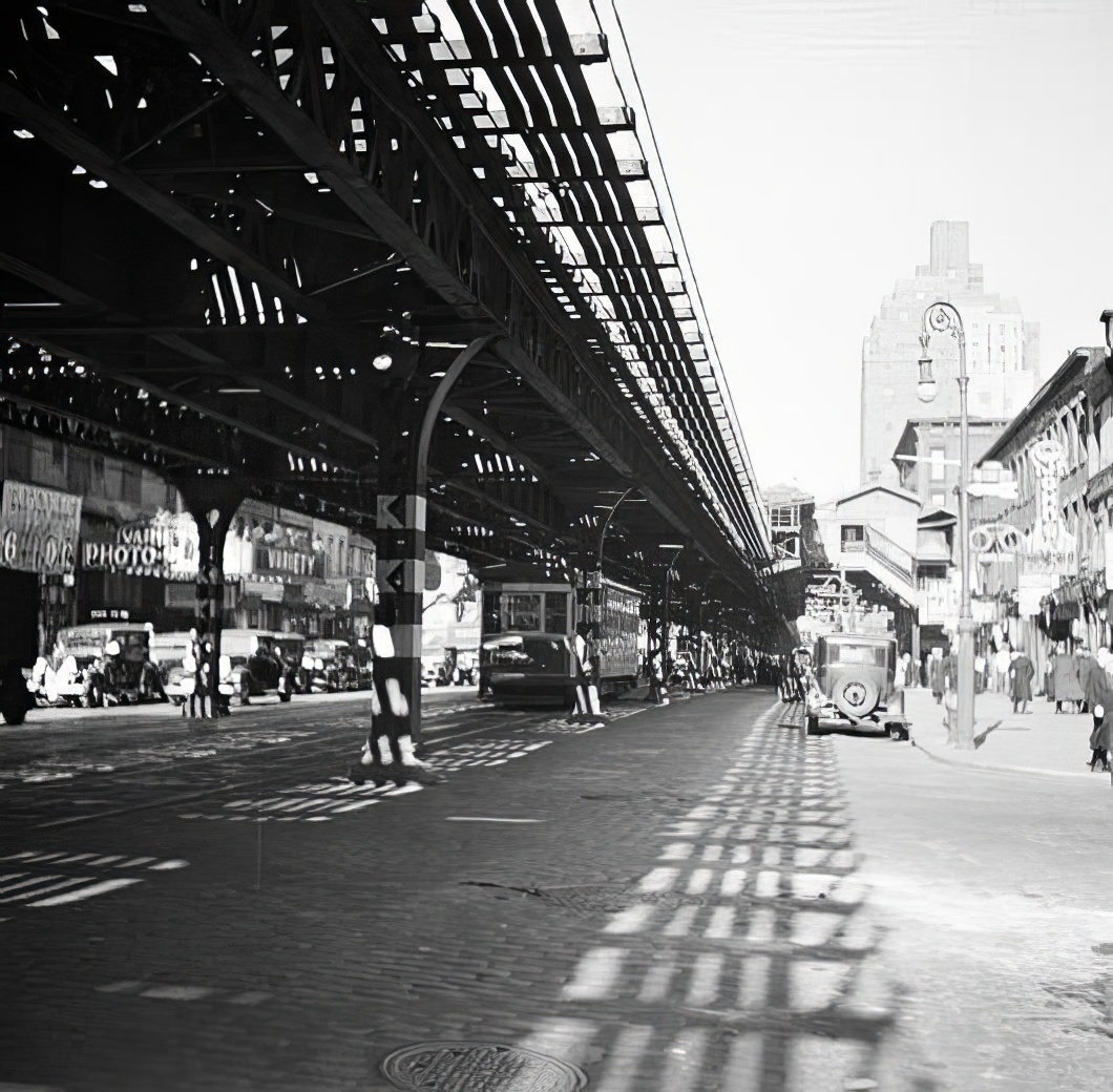 Under the elevated train, 1937.