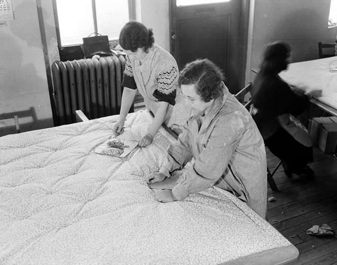 A quilt on 10th Ave & 36th St, 1937.