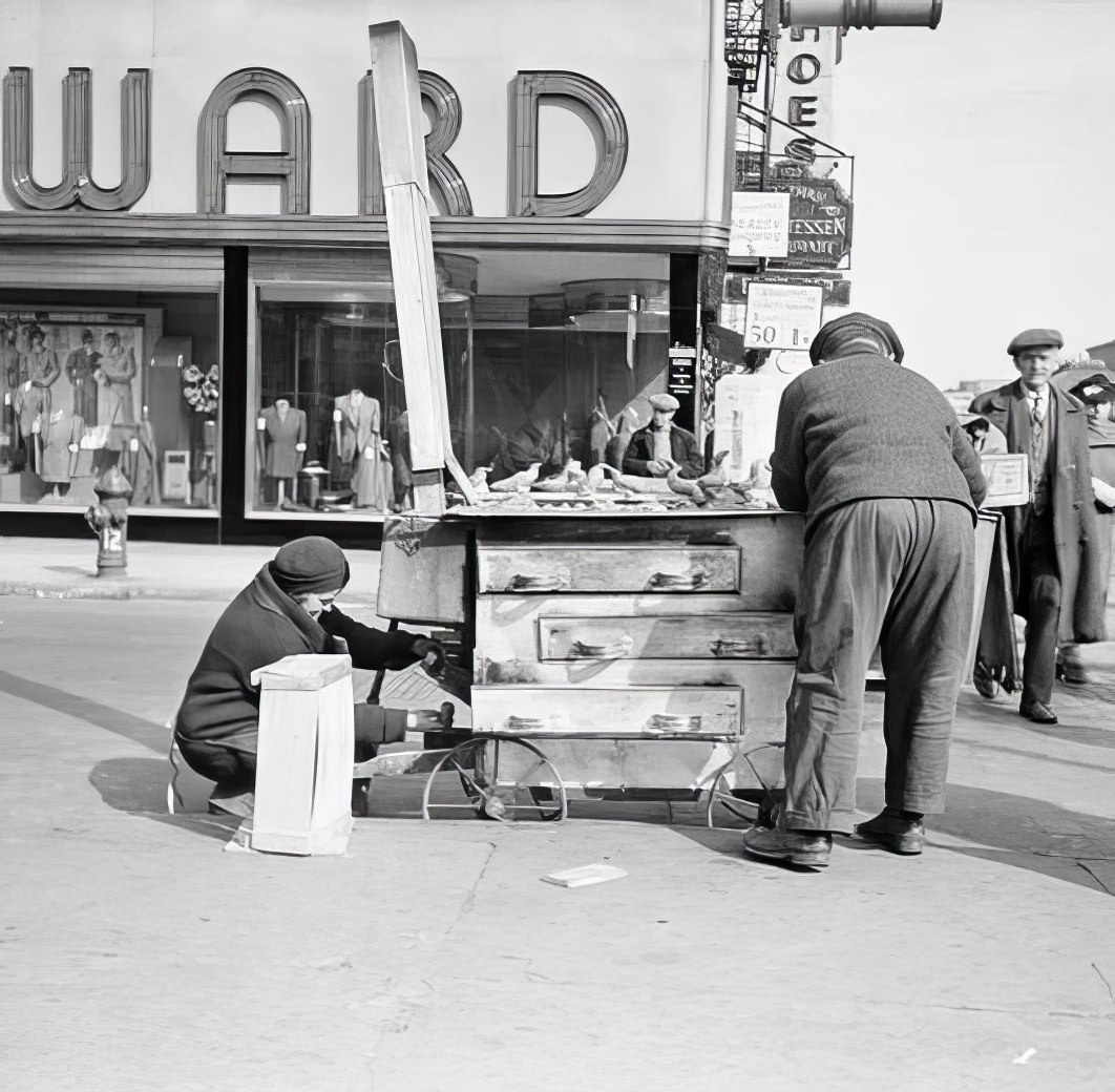 Street vendor, 1937