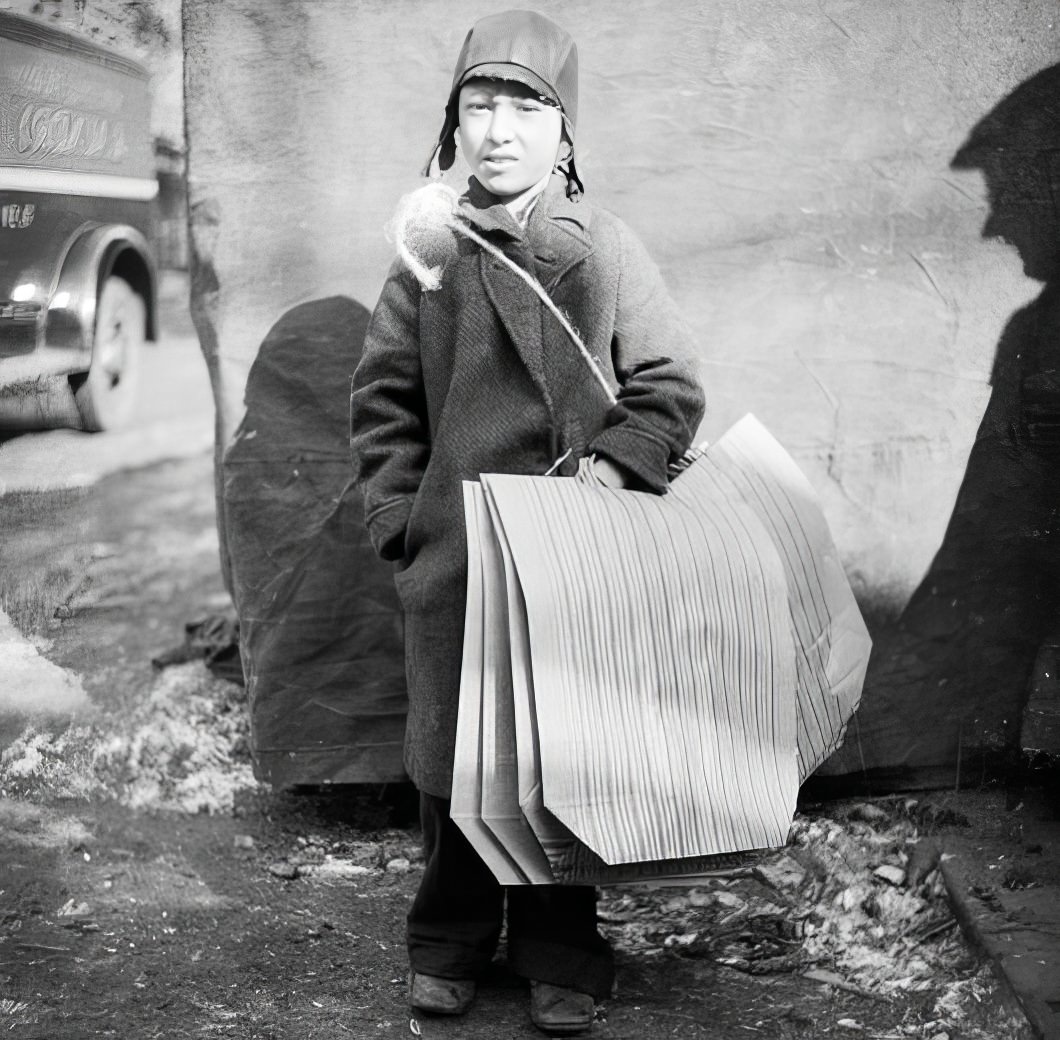 Bag peddler, 1st Ave & 13th St, 1936