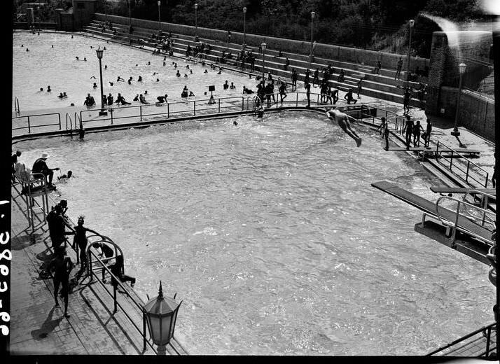 Olympic Pool in Colonial Park, Harlem, 1939