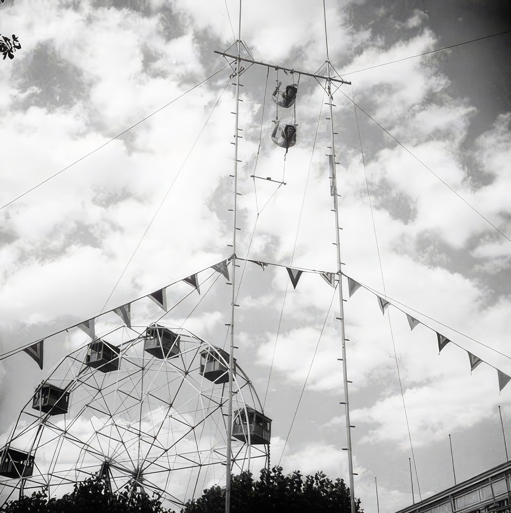 Steeplechase Circus aerial act, Coney Island, July 1939