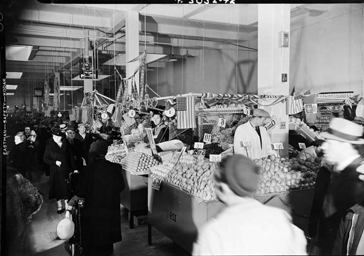 Interior of the First Avenue & 10th Street Market, 1938.