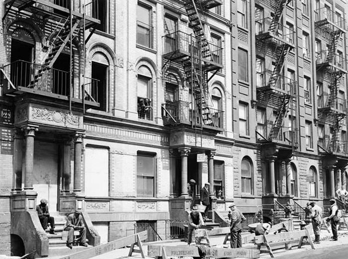 House fronts and WPA construction, 1935