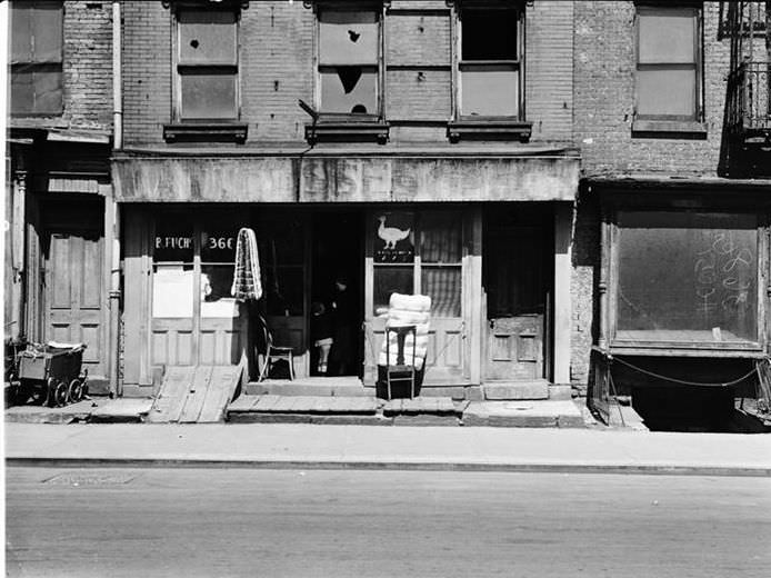 Empty storefront, 1936.