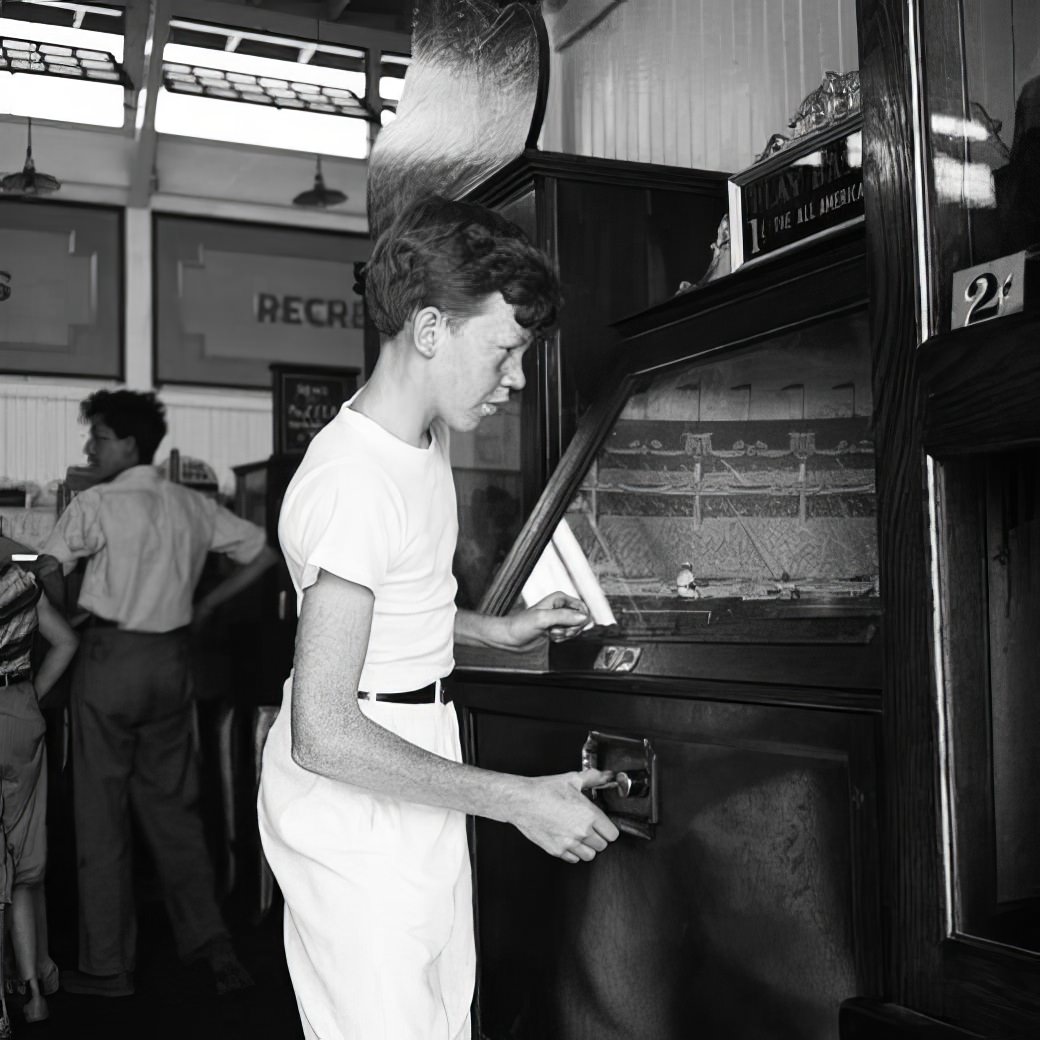 Shooting gallery, slot machine game, July 1939.