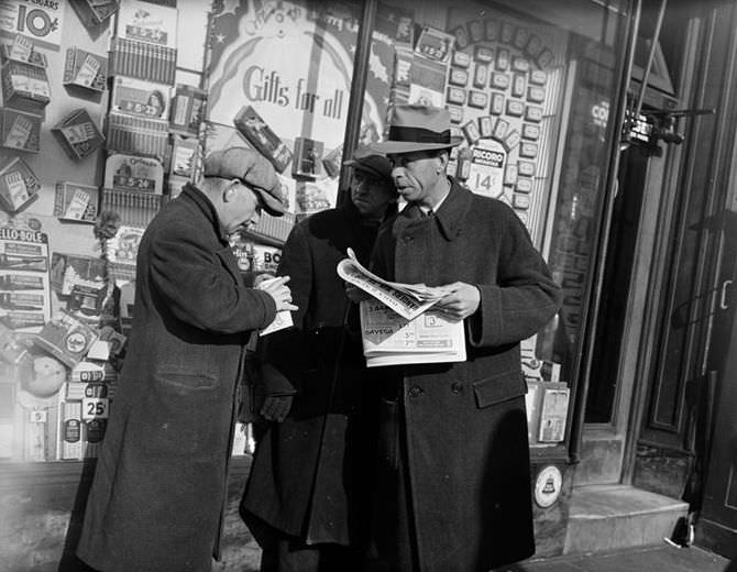 Gifts for all, 1940.