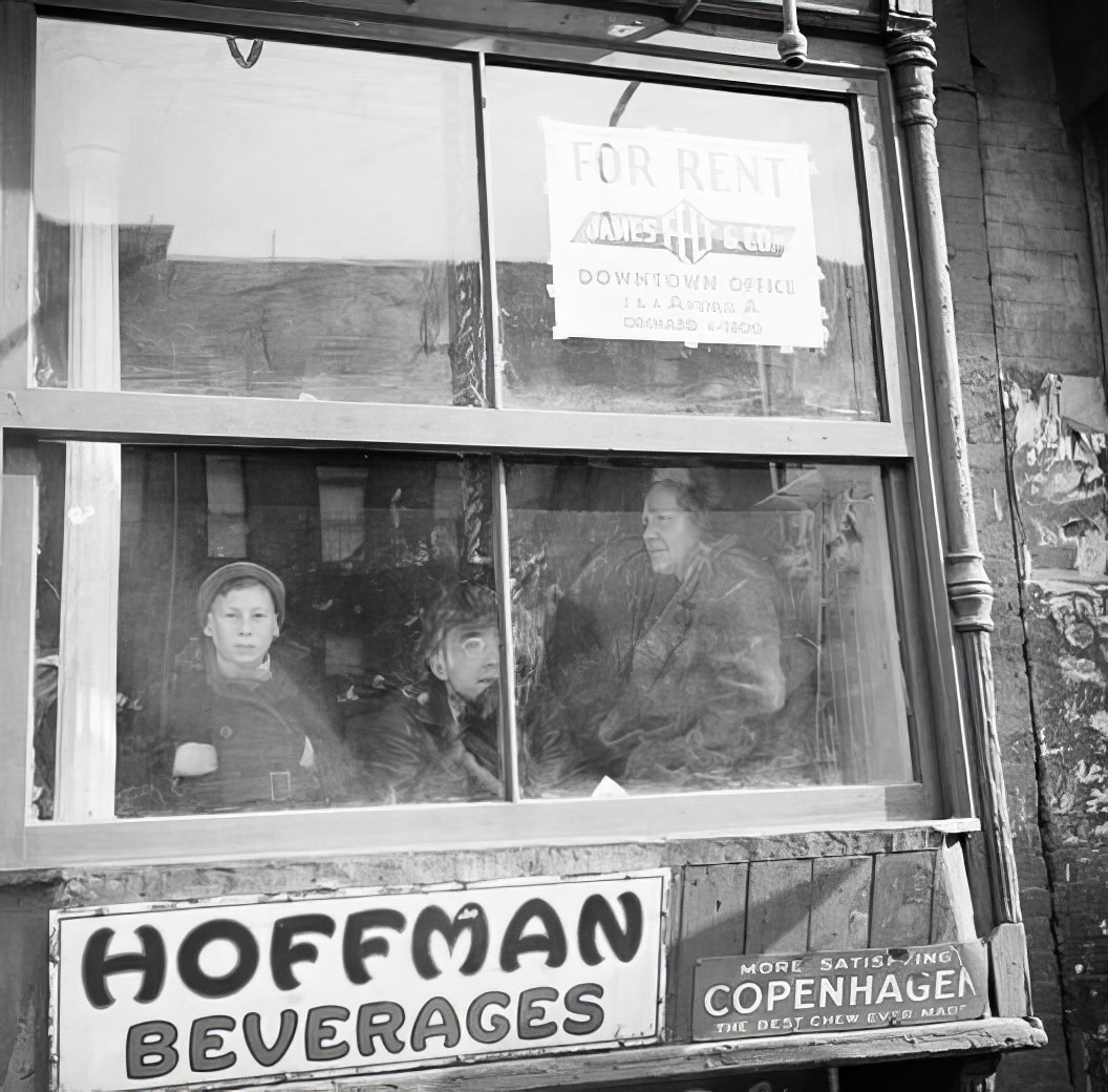 Store for rent, 1936.