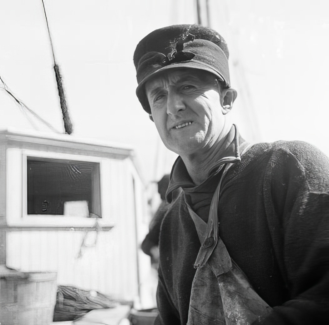 Waterfront scene: dock worker, May 1937.