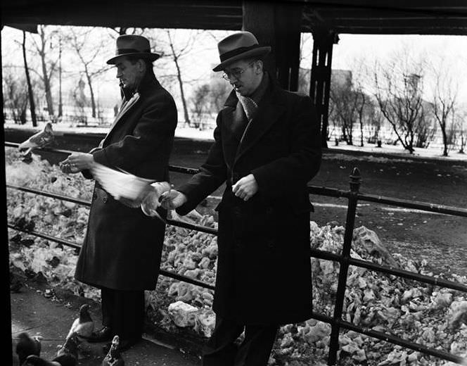 Lunch time, 1940.