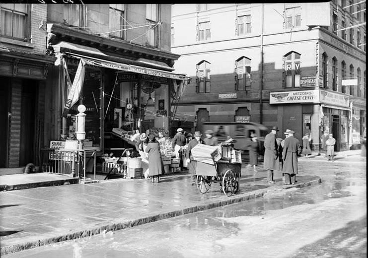 Retail: fruit store, 1938.