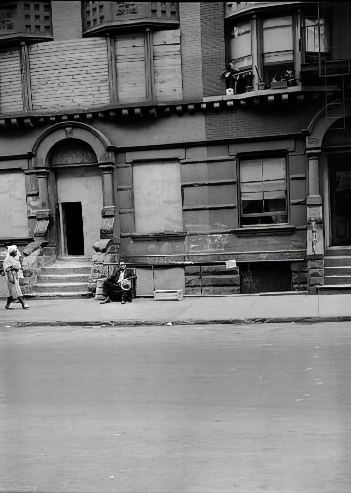 Harlem apartment, 1940.