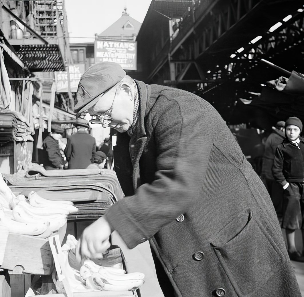 Bananas on First Avenue and 8th Street, circa 1935.