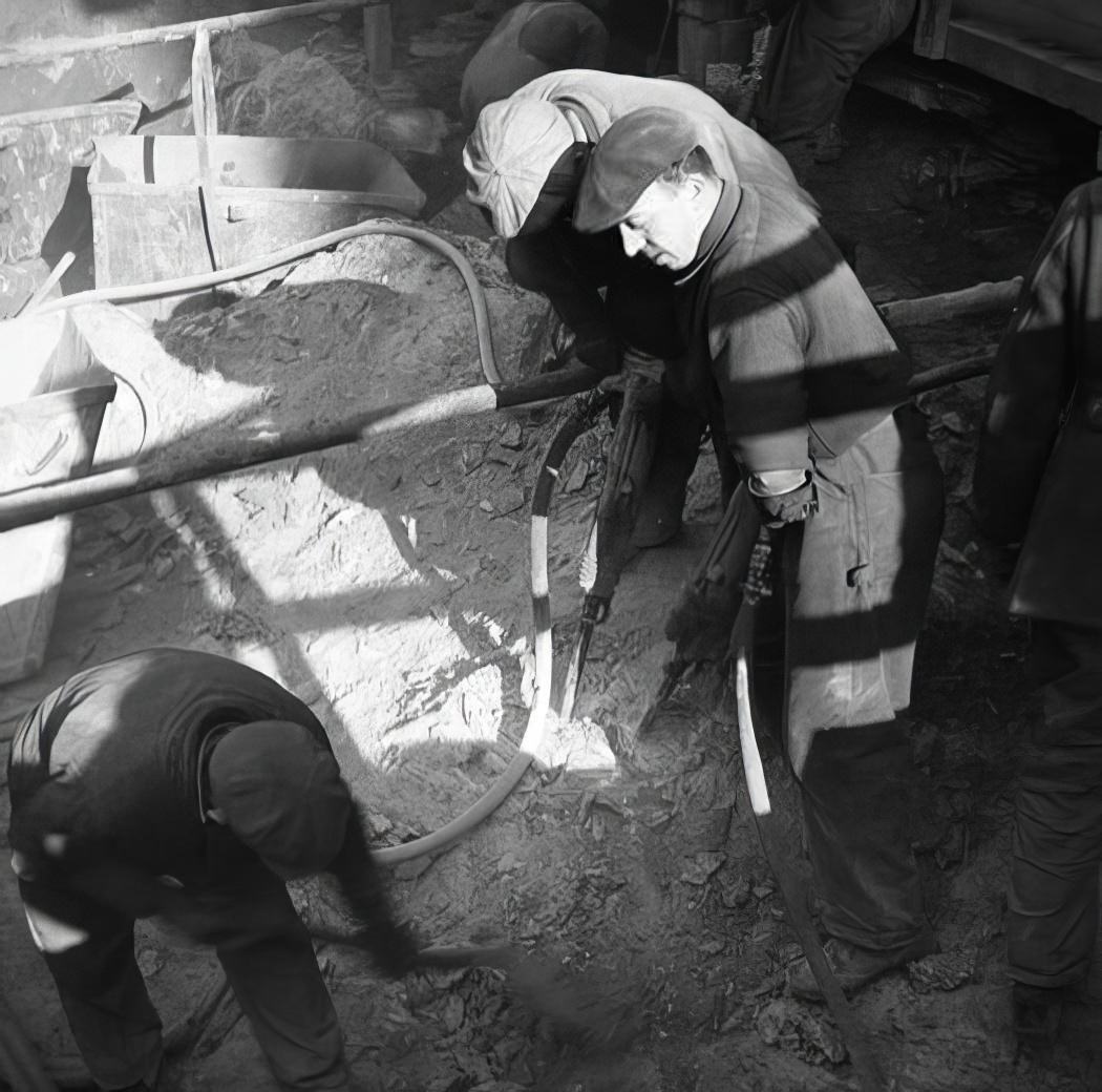 Subway construction, May 1937.