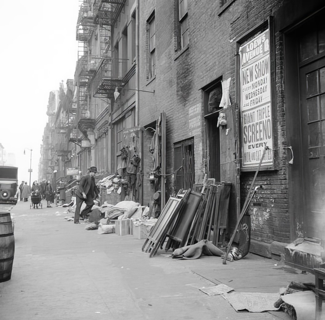 Cluttered street, 1936.