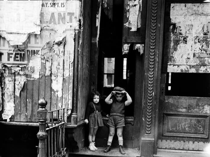 Children in doorway, 1936.