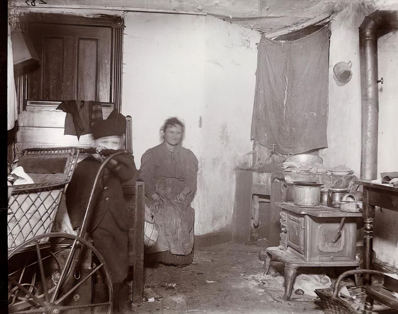 Ludlow Street cellar habitation, 1895.