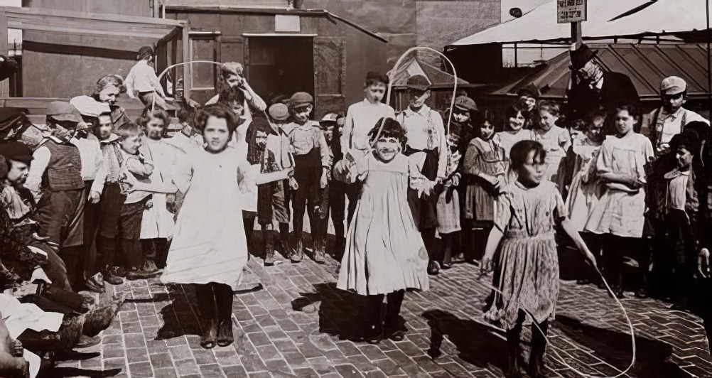 In the Roof Garden of the Hebrew Educational Alliance, 1894.