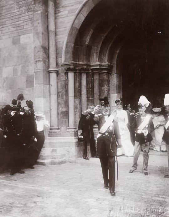 Ribe: King Christian leaving Ribe Domkirke after dedication, 1904.