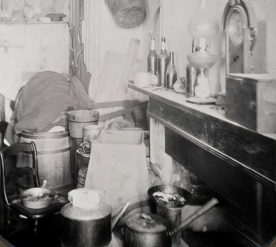 An Italian flat on South Fifth Avenue, 1890s.