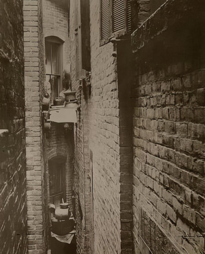 An airshaft, 1895.